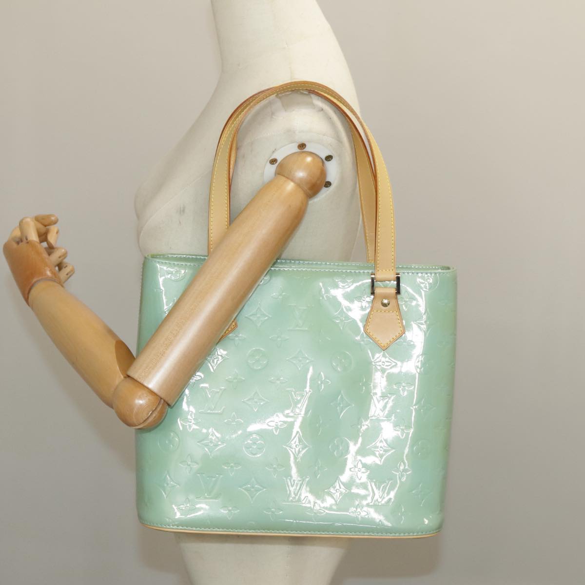 LOUIS VUITTON Monogram Vernis Houston Hand Bag Baby Blue M91005 LV 97842