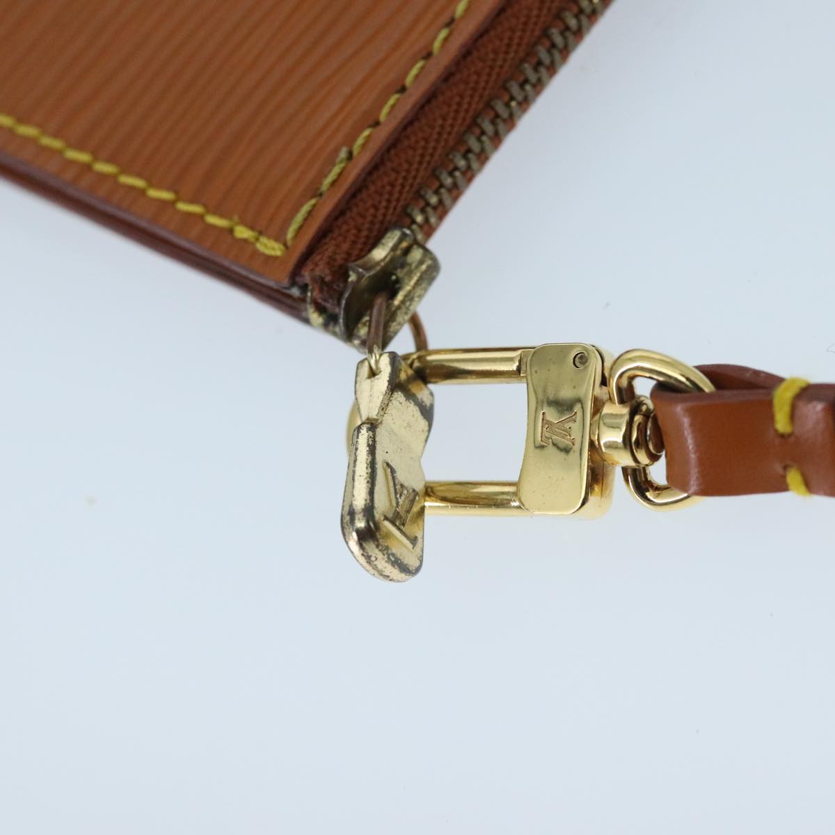 LOUIS VUITTON Epi Pochette Accessoires Pouch Zipangu Gold M52948 LV 97921