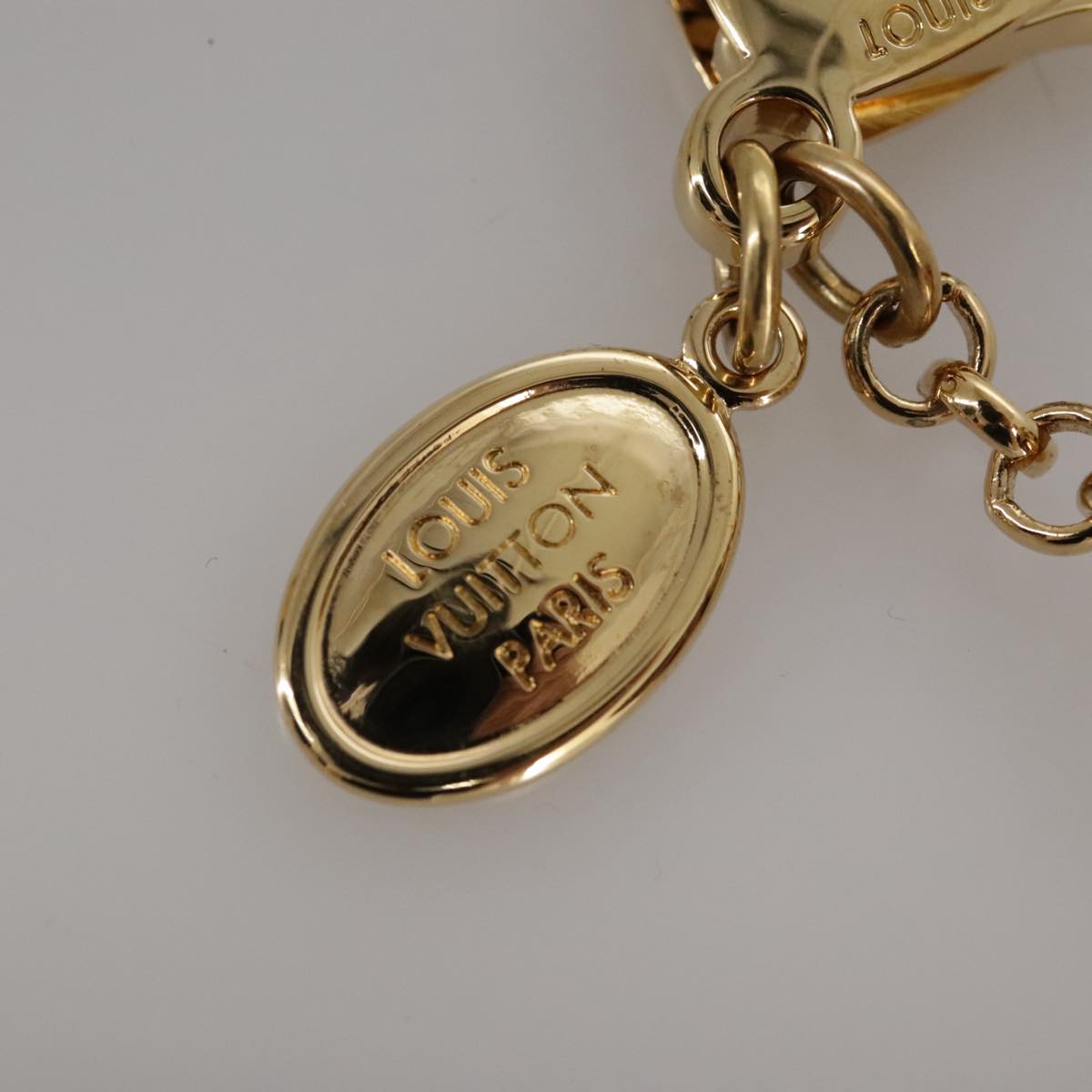 LOUIS VUITTON Bijoux Sac Carrousel Charm metal Gold M66782 LV 97979SA