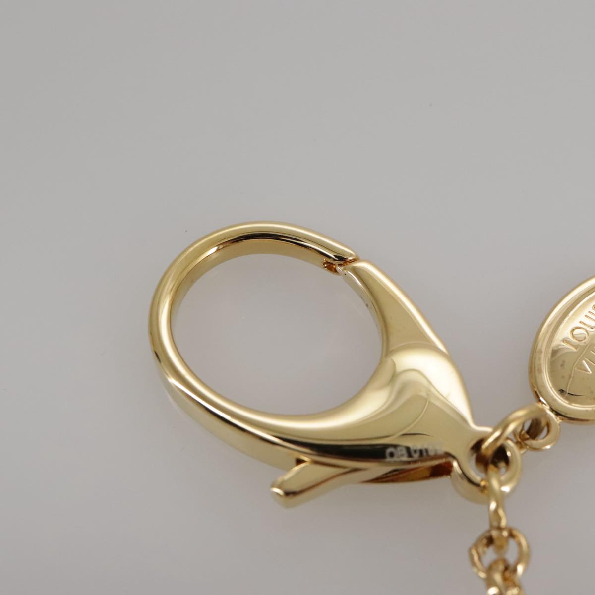 LOUIS VUITTON Bijoux Sac Carrousel Charm metal Gold M66782 LV 97979SA