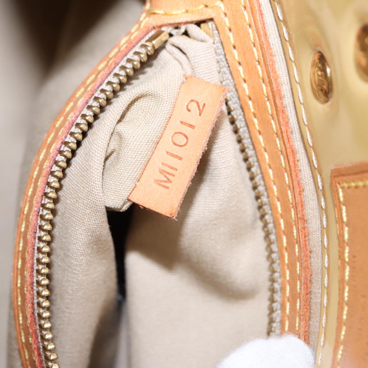 LOUIS VUITTON Monogram Vernis Reade PM Hand Bag Beige M91334 LV 98014