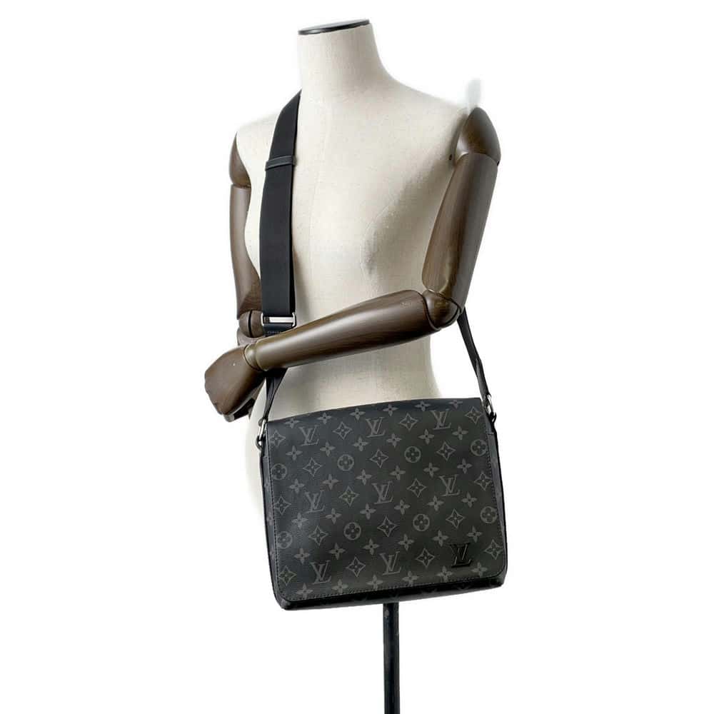 LOUIS VUITTON District PM NV3 Noir M46255 Monogram Eclipse