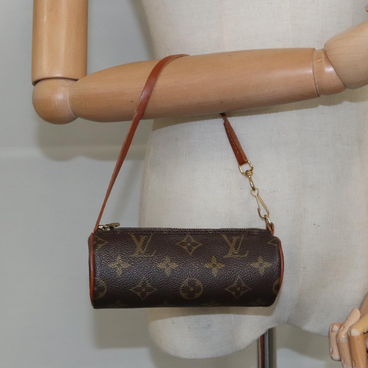 LOUIS VUITTON Monogram Papillon Pouch LV 98719