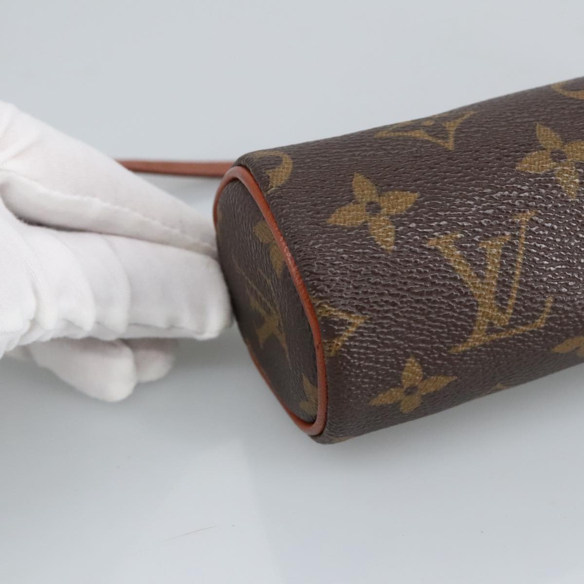 LOUIS VUITTON Monogram Papillon Pouch LV 98730