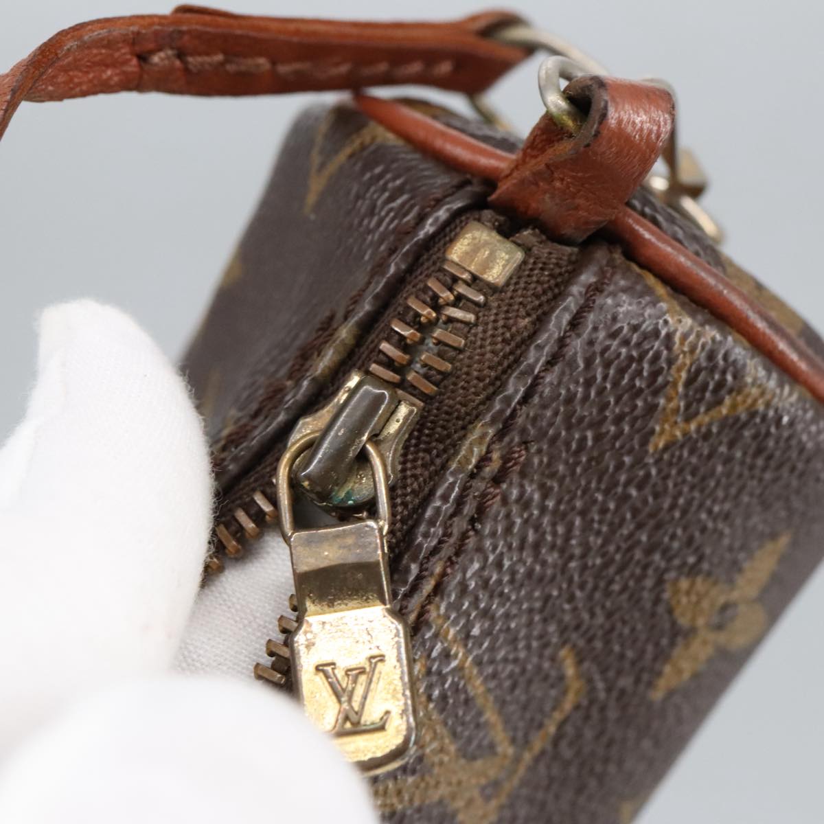 LOUIS VUITTON Monogram Papillon Pouch LV 98730