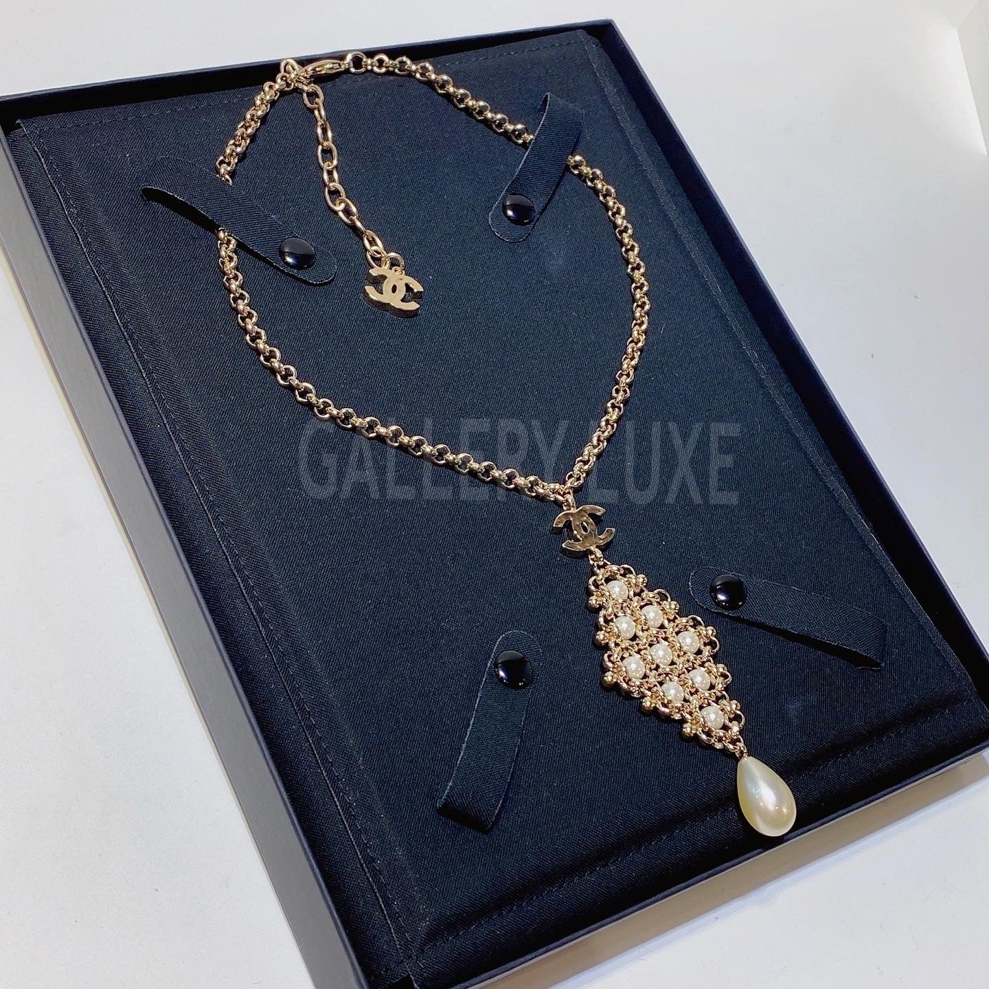 No.3141-Chanel Metal & Pearl Necklace