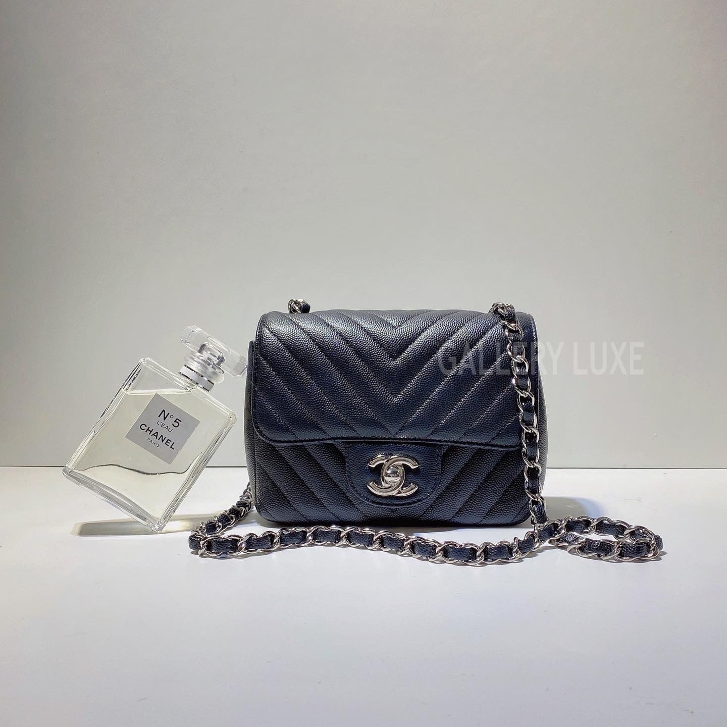 No.3112-Chanel Caviar Chevron Classic Flap Mini 17cm