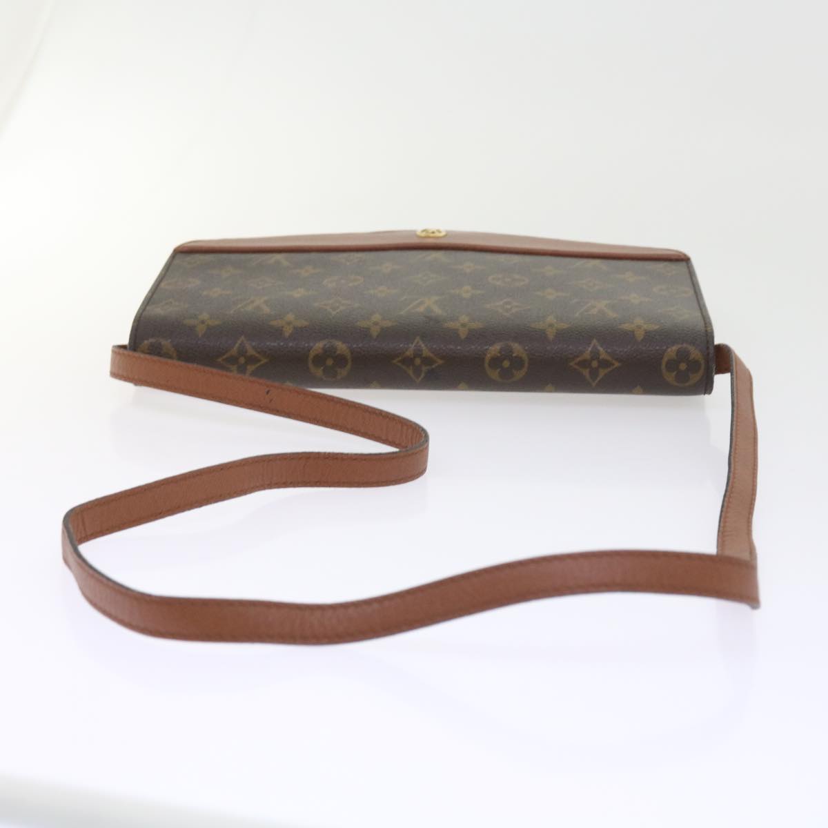 Louis Vuitton   Canvas Shoulder Bag ()