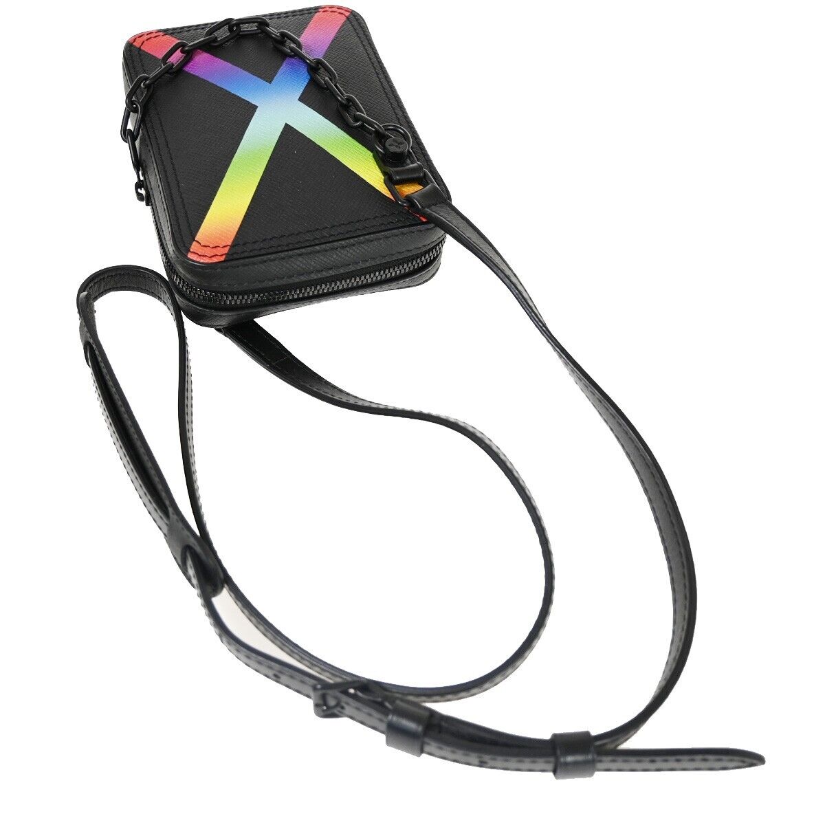 Louis Vuitton Taiga  Leather Shoulder Bag ()