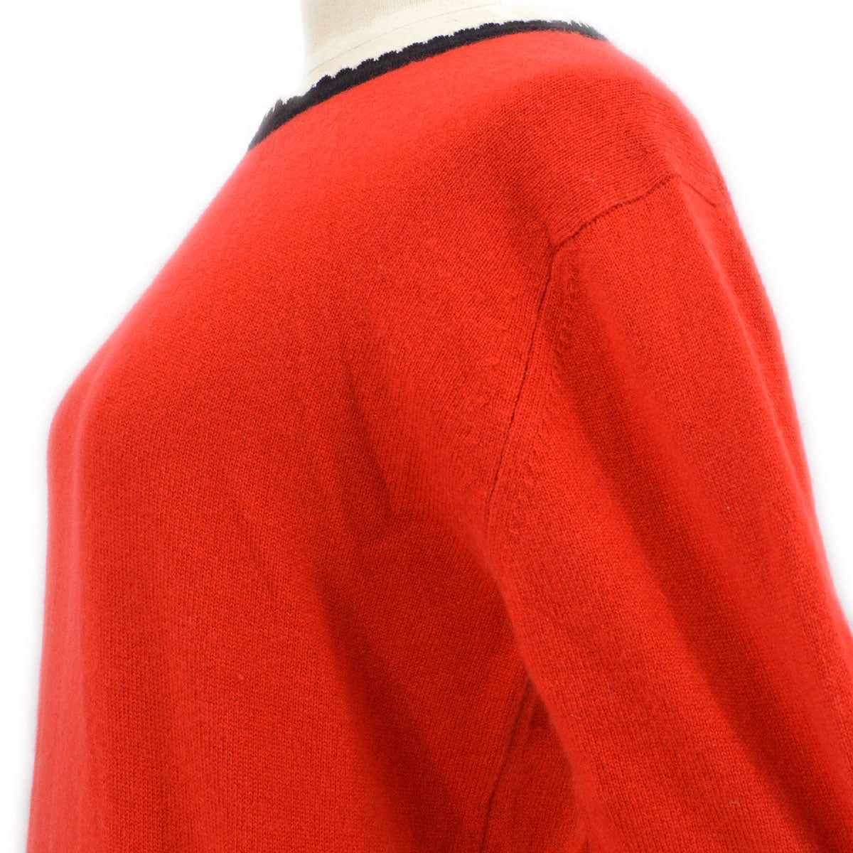 Luxury Chanel trimmed neck cashmere T-shirt