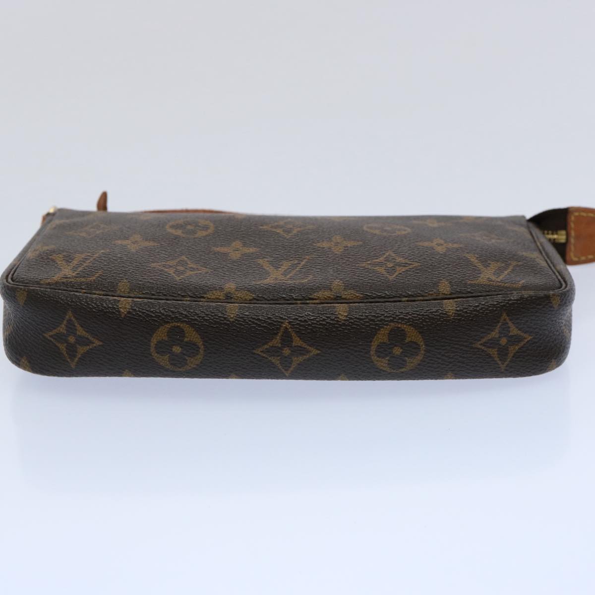 Louis Vuitton Pochette Accessoire  Canvas Clutch Bag ()