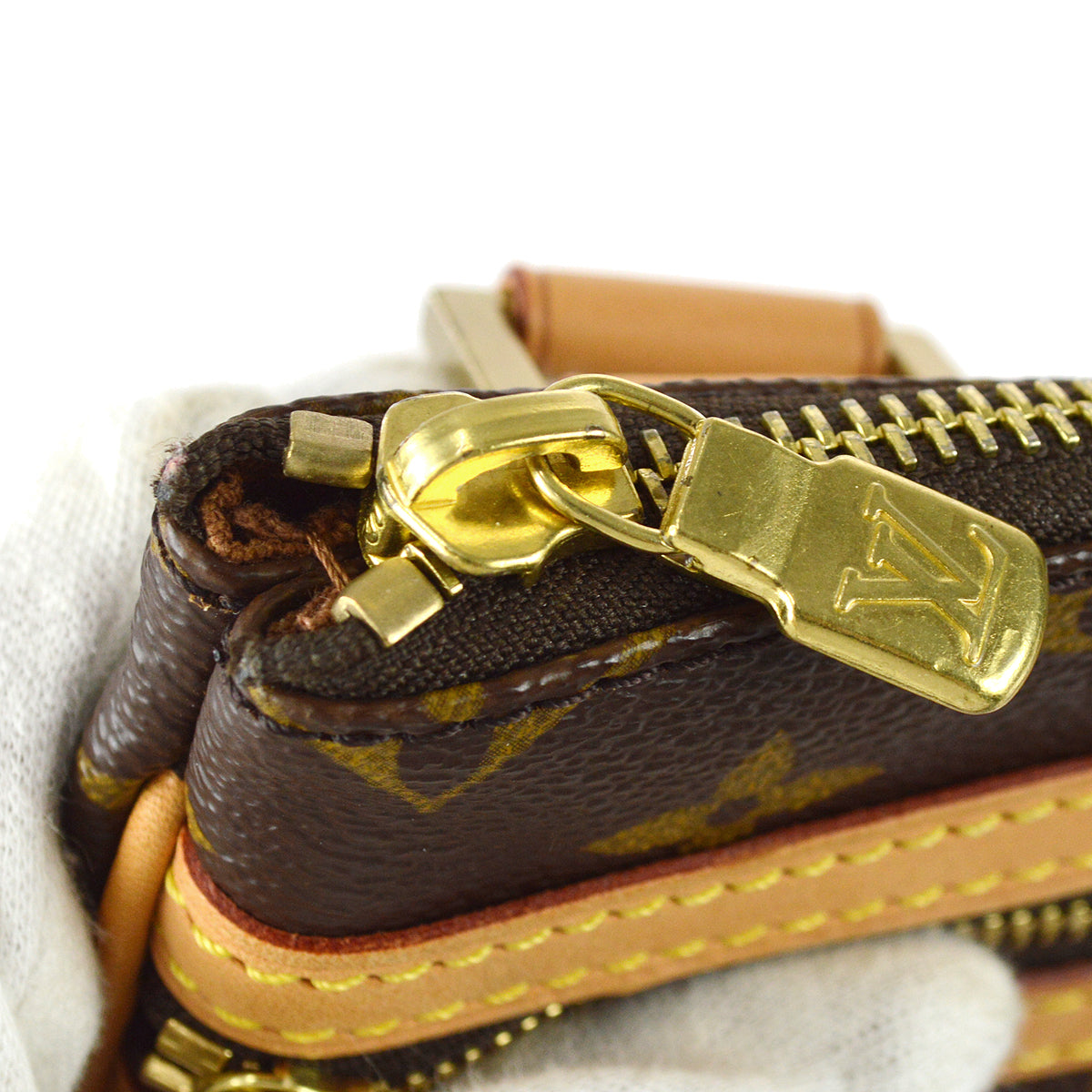 Louis Vuitton 2005 Monogram Pochette Bosphore M40044