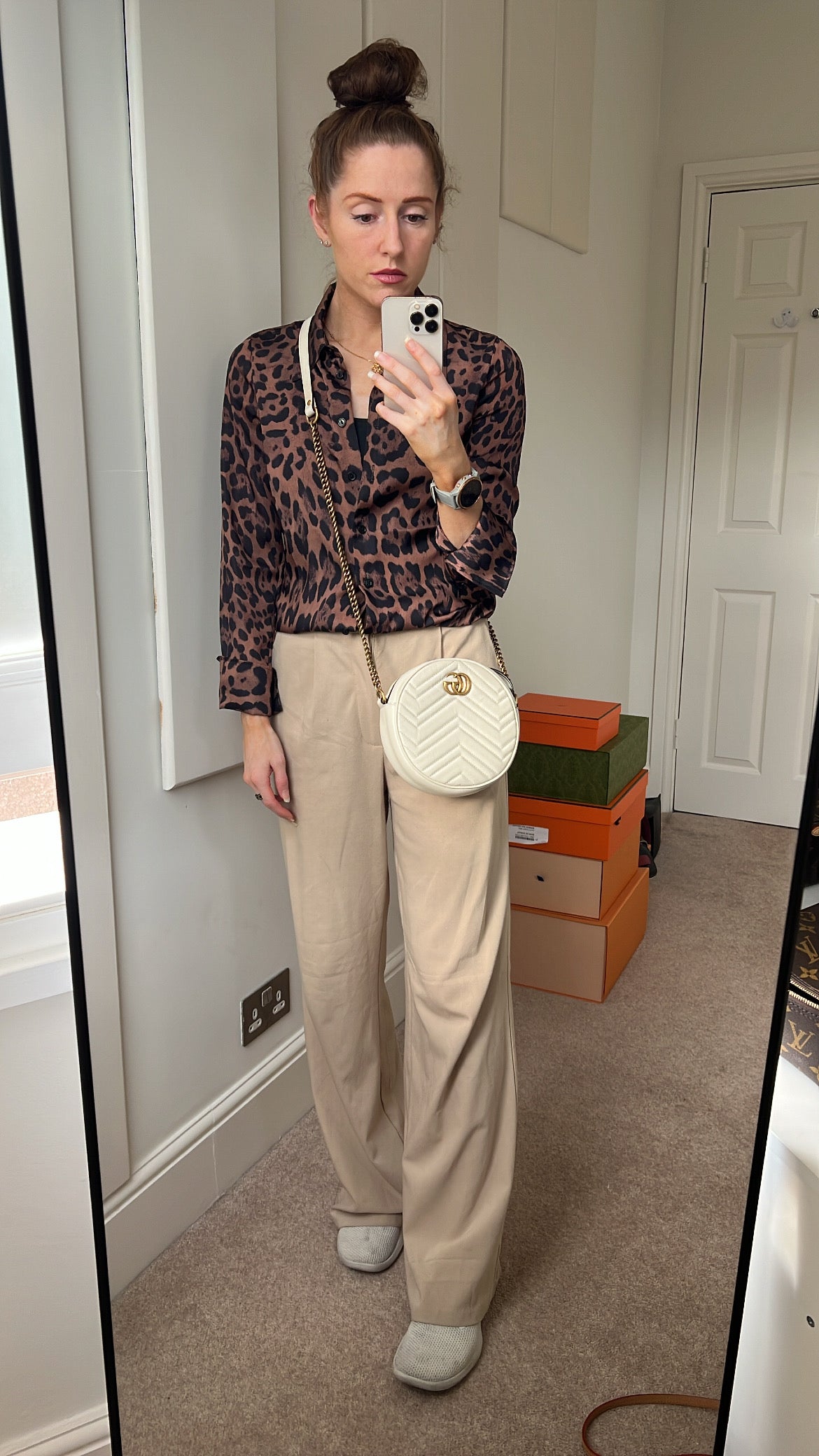 Luxury Gucci GG Round White Marmont Small Shoulder Bag