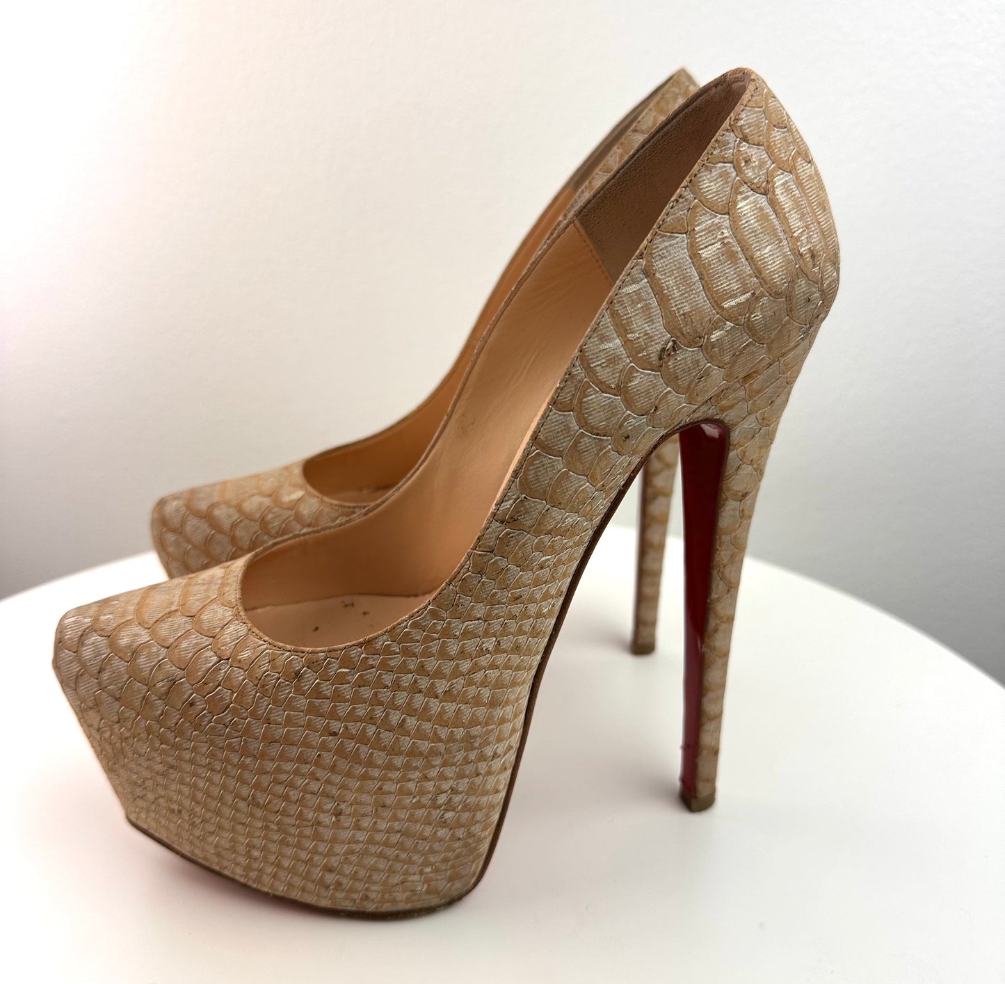 Christian Louboutin Daffodile Liege Embosse 160mm