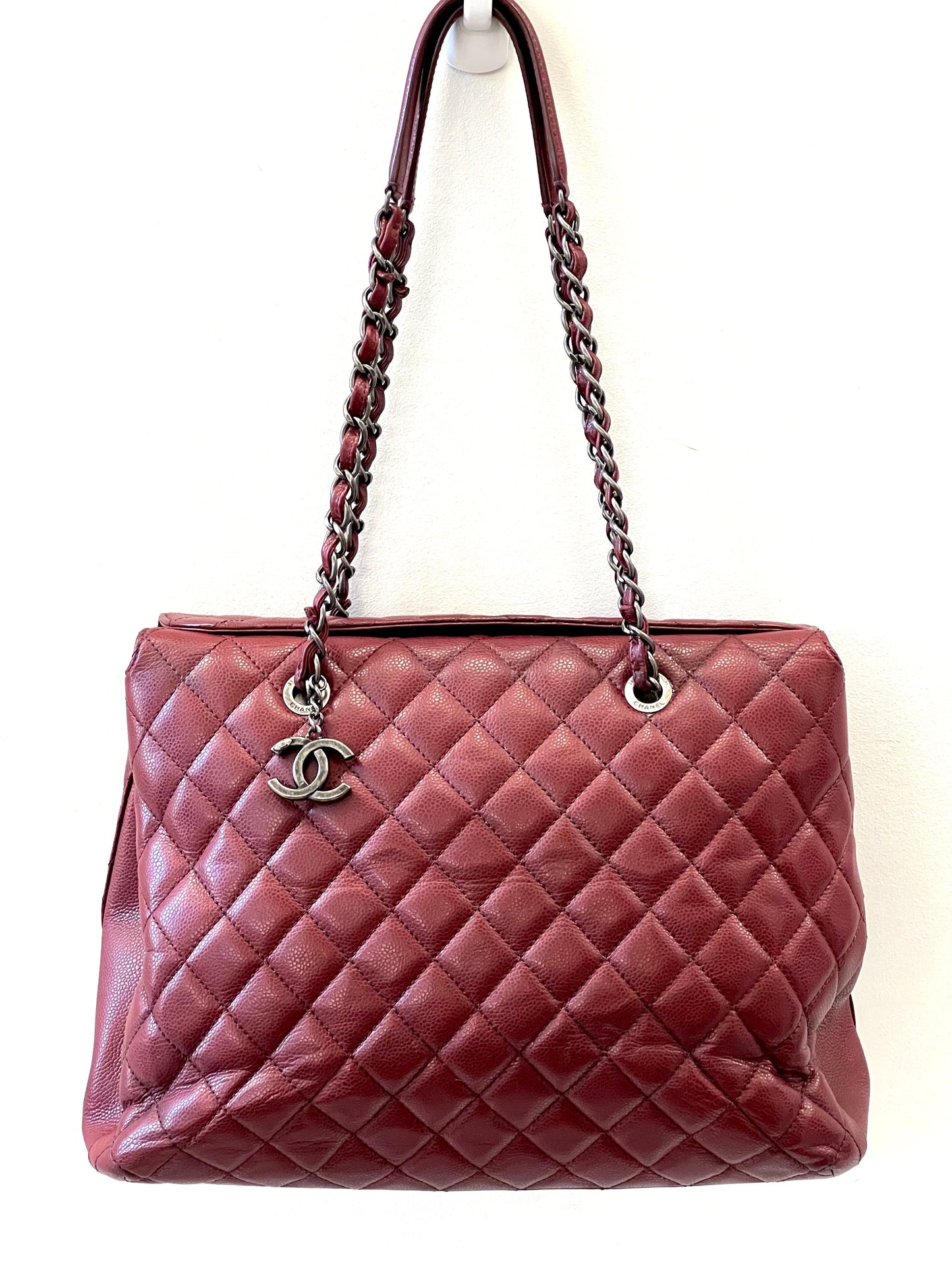 Luxury Chanel CAVIAR QUILTED LEATHER CITY SHOPPER TOTE BAG