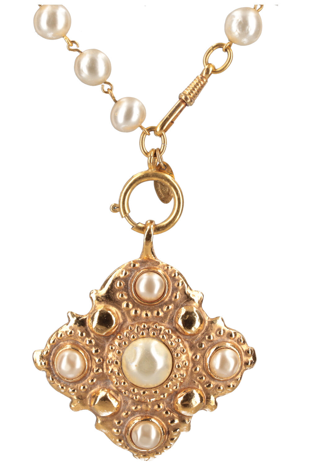 CHANEL Pearl Medaillon Collection 23