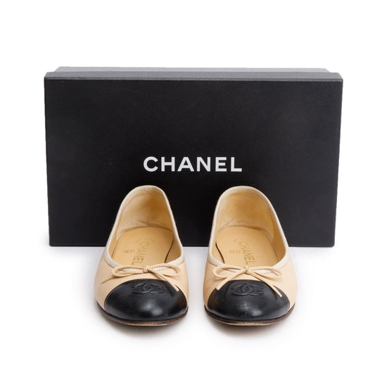 Chanel Beige/Black Lambskin Interlocking CC Logo Flats, Size 36.5