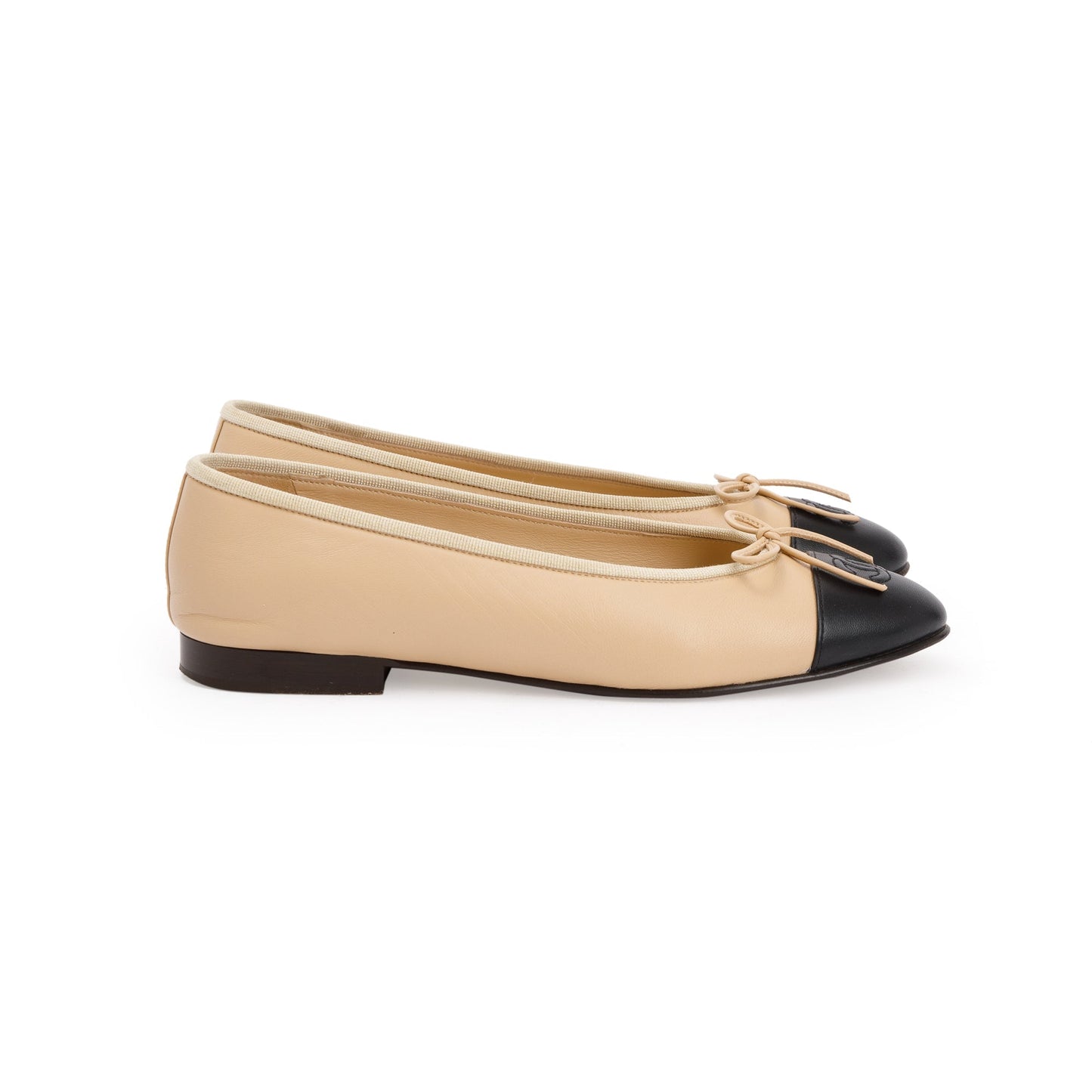 Chanel Beige/Black Lambskin Interlocking CC Logo Flats, Size 38