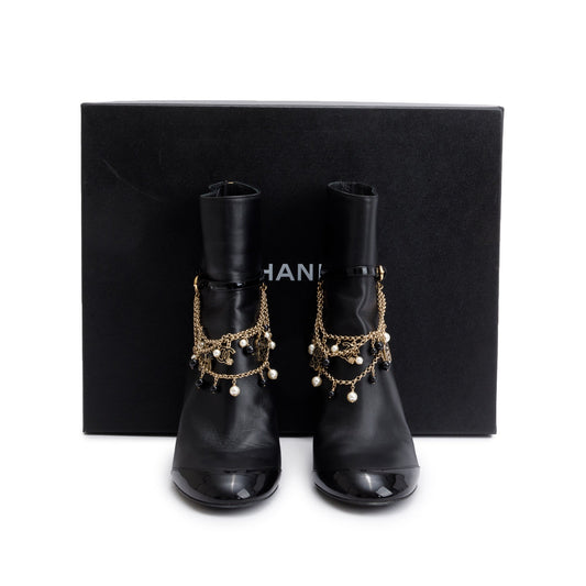 Chanel Black Leather Faux Pearl Bead Charms Interlocking CC Logo Chain Lace Up Ankle Boots, Size 40