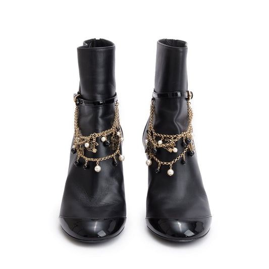 Chanel Black Leather Faux Pearl Bead Charms Interlocking CC Logo Chain Lace Up Ankle Boots, Size 40
