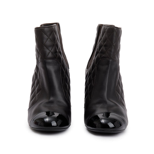 Chanel Brown Quilted Leather Interlocking CC Logo Chelsea Boots, Size 38.5
