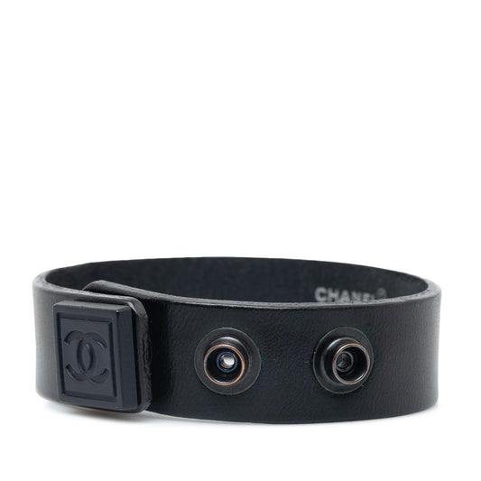 Chanel CC Leather Bracelet (SHG-2iL8dU)