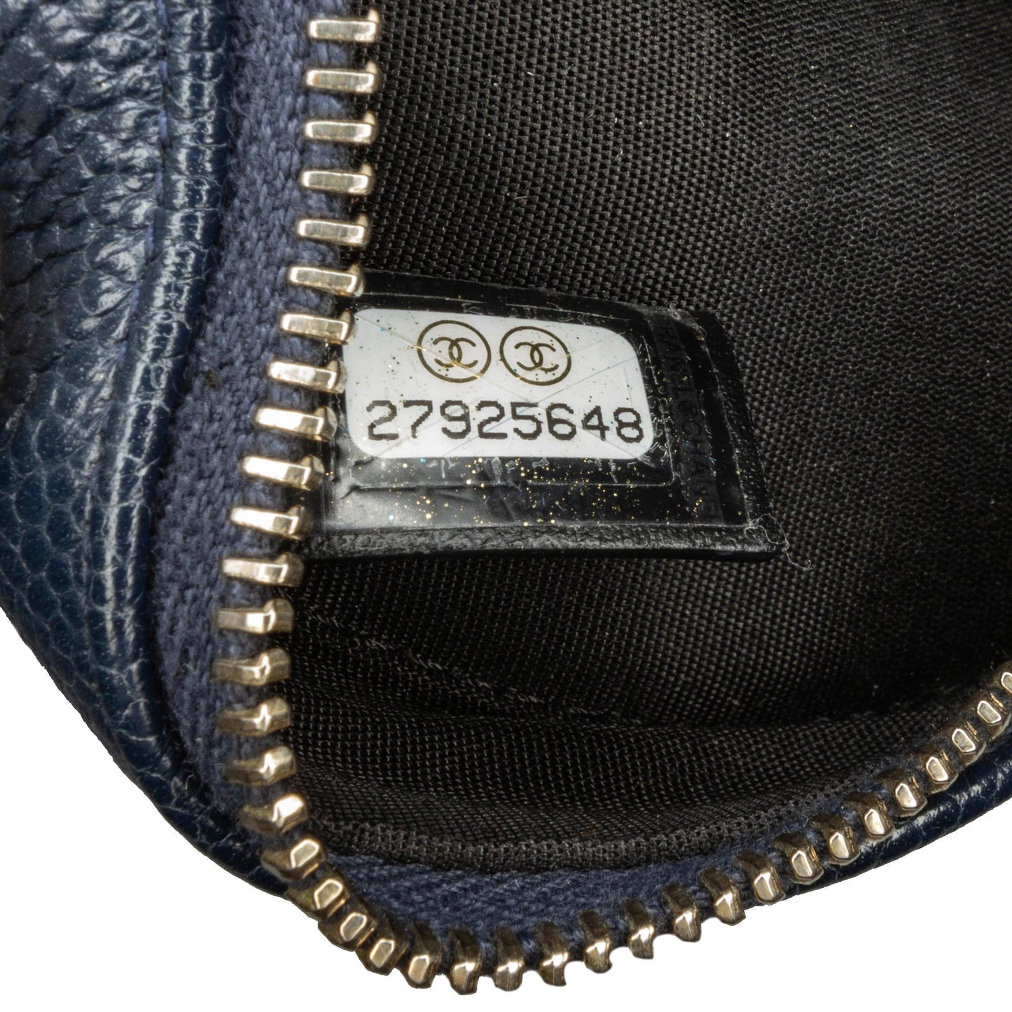 Chanel Caviar CC Filigree Round Crossbody Bag (SHG-f1Lbtg)