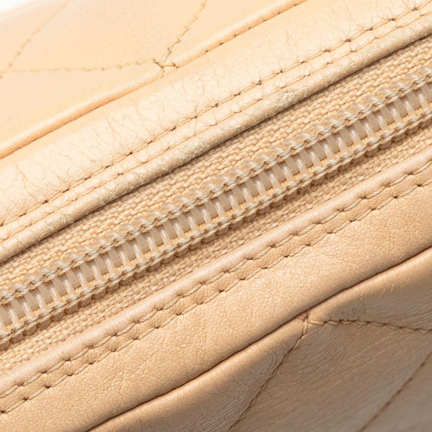 Chanel Lambskin Cambon Ligne Crossbody (SHG-21mvXM)