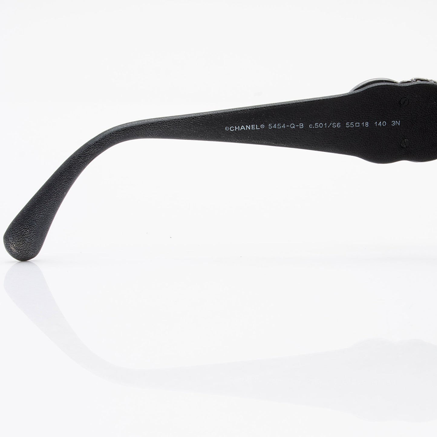 Chanel Lambskin Crystal CC Sunglasses (SHF-h3VgE4)