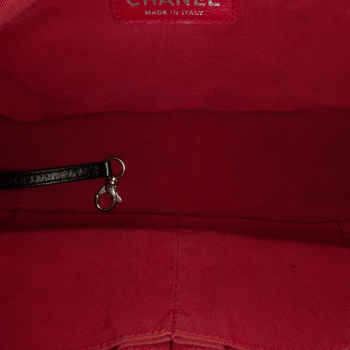 Chanel Medium Bicolor Lambskin Gabrielle Crossbody (SHG-0gL4yr)