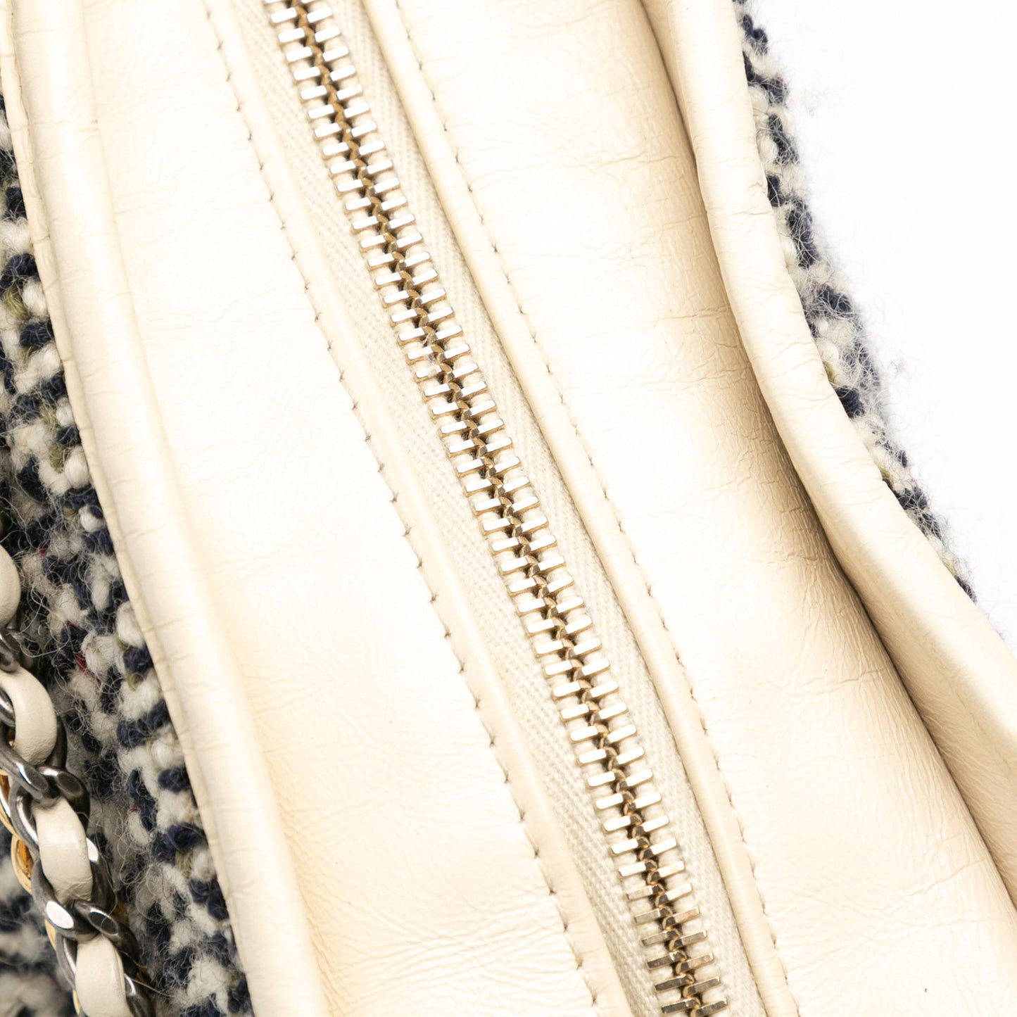Chanel Medium Tweed and Lambskin Gabrielle Crossbody (SHG-82DA66)