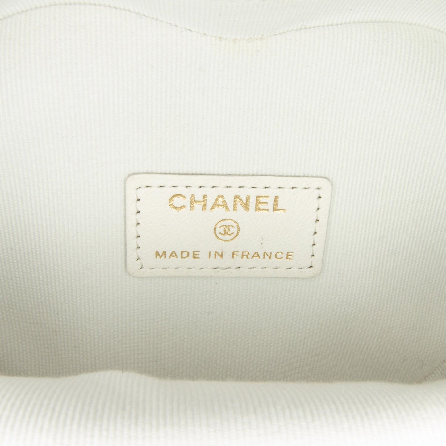 Chanel Mini CC in Love Heart Crossbody (SHG-RVQMkk)