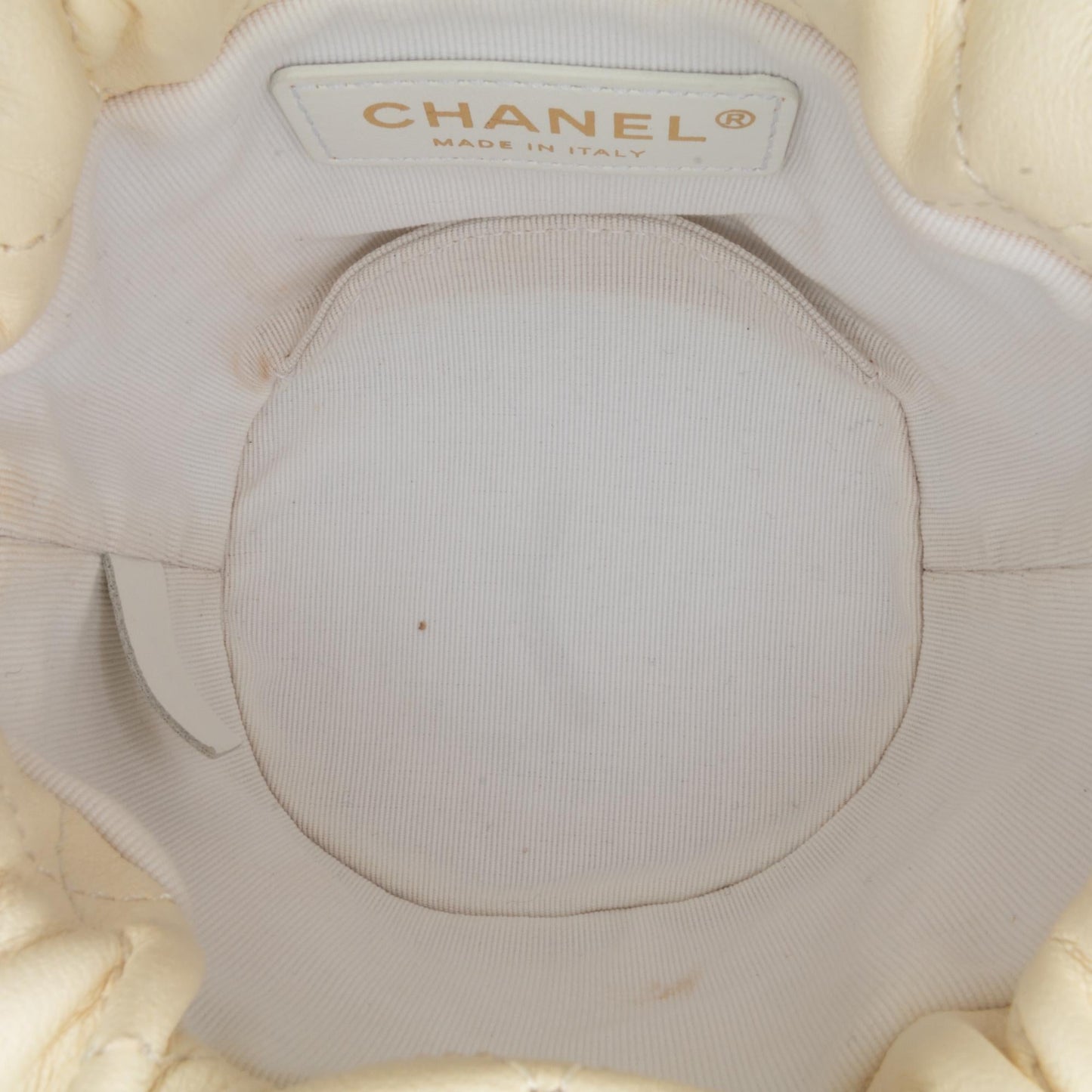 Chanel Mini Quilted Lambskin About Pearls Drawstring Bucket Bag (SHG-KIu1EB)