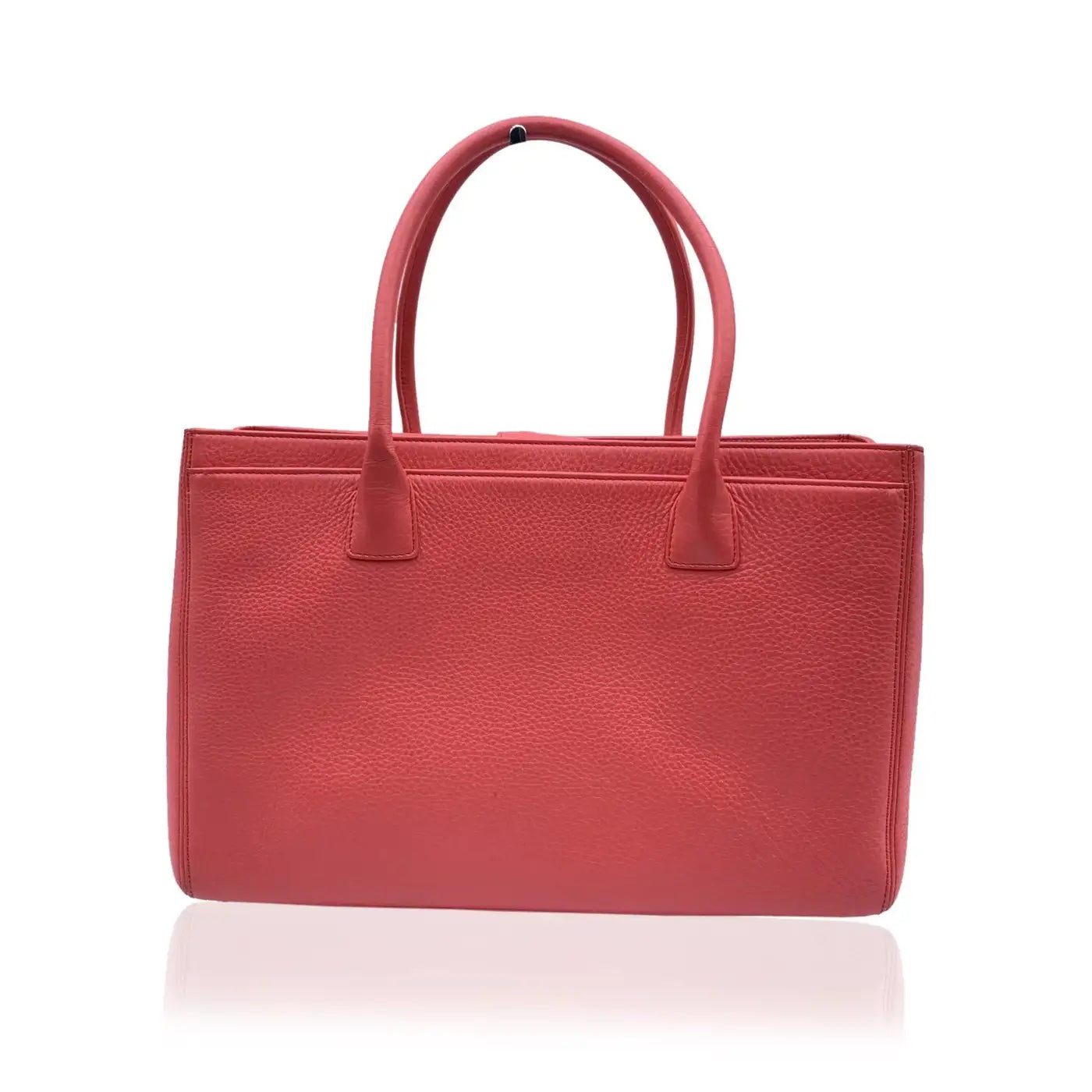 Luxury Chanel PEBBLED LEATHER LARGE EXECUTIVE TOTE BAG WITH SHOULDER STRAP