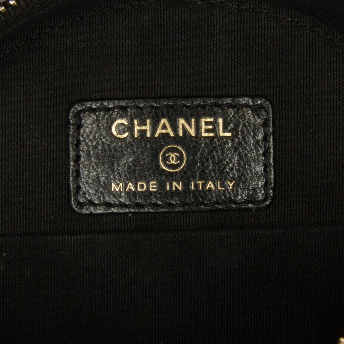 Chanel Quilted Lambskin Round Crossbody (SHG-sFX786)