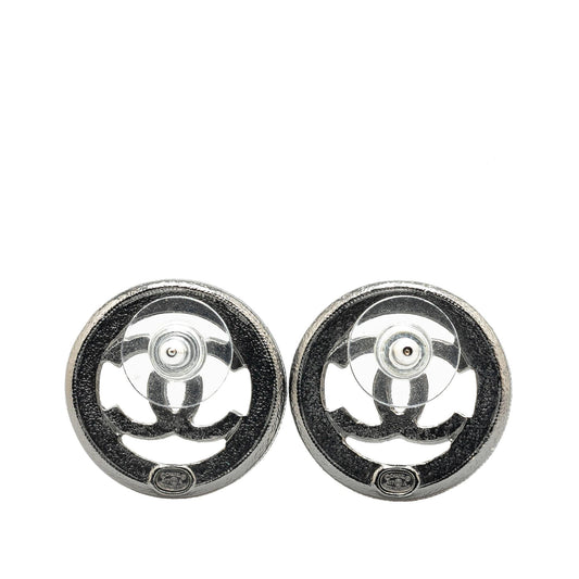 Chanel Ruthenium Pearl CC Round Push Back Earrings (SHG-Y0WMQt)