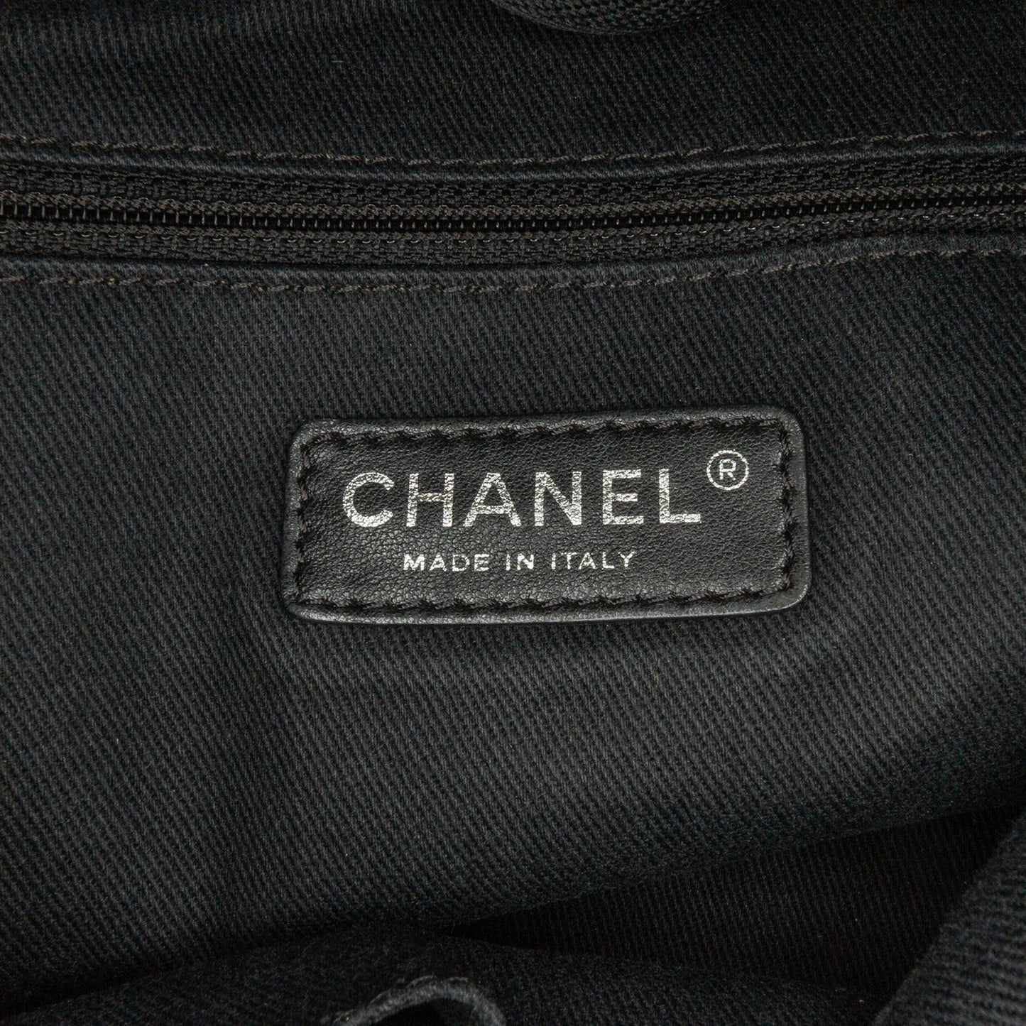 Chanel Small Canvas Deauville Tote (SHG-tFsBMz)