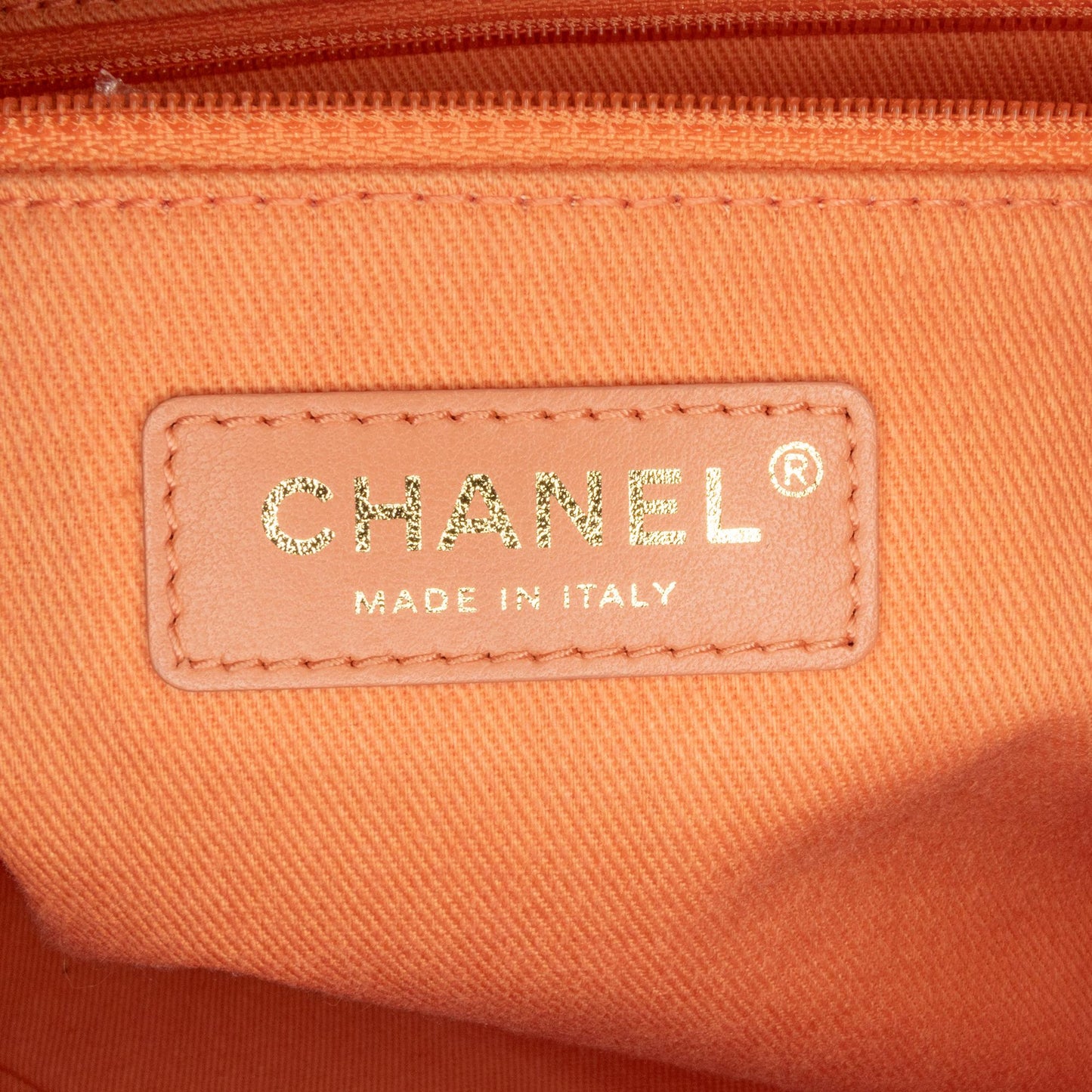 Chanel Small Canvas Deauville Tote (SHG-08huJ7)