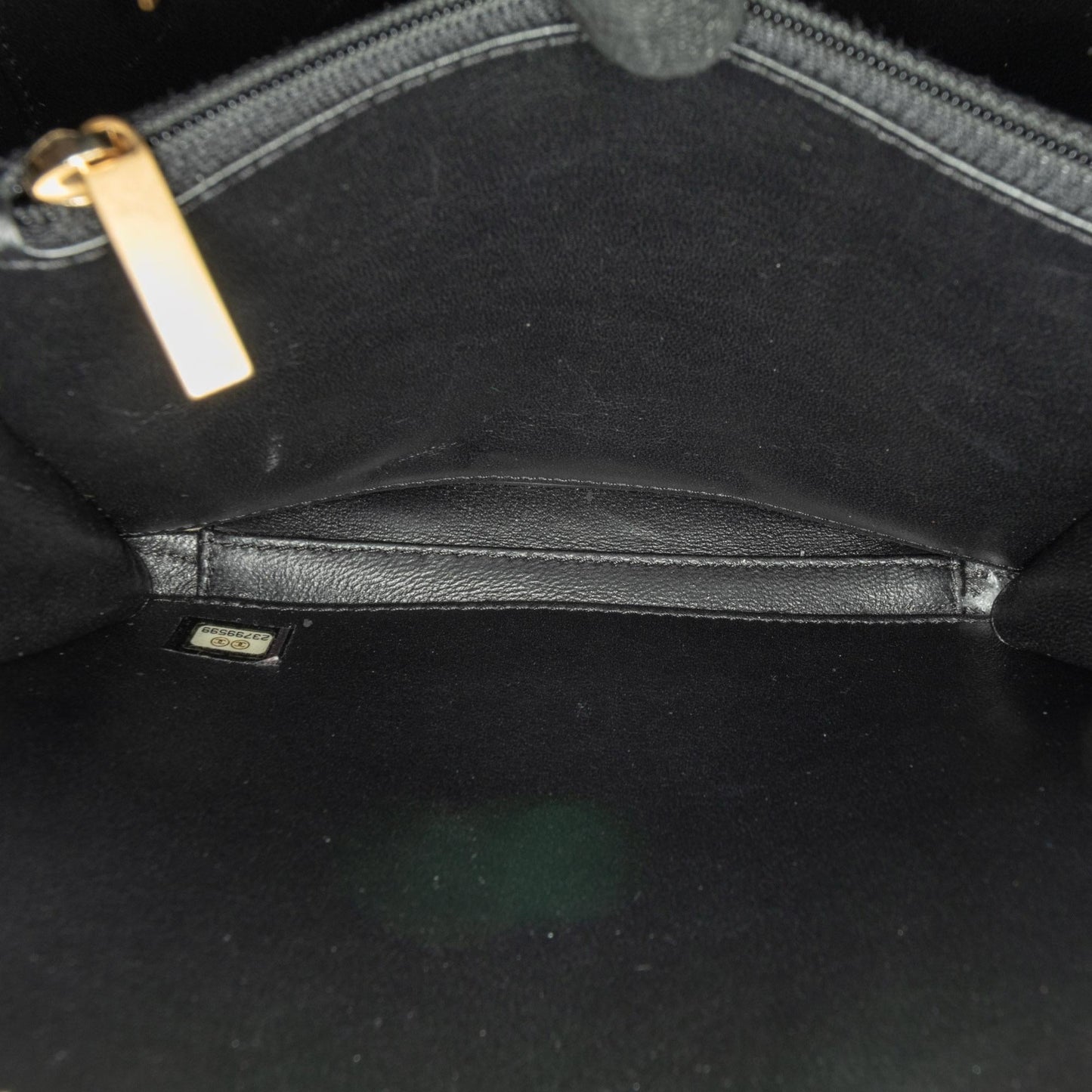Chanel Small Caviar CC Filigree Vanity Case (SHG-Bp5TXl)