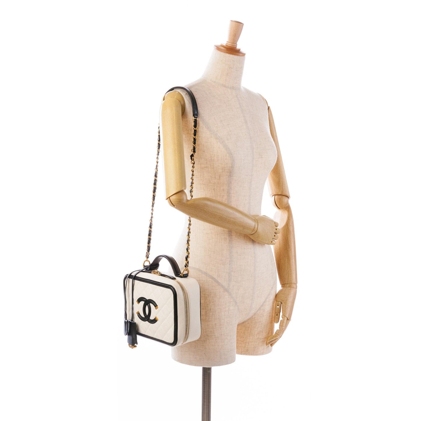 Chanel Small Caviar CC Filigree Vanity Case (SHG-Bp5TXl)