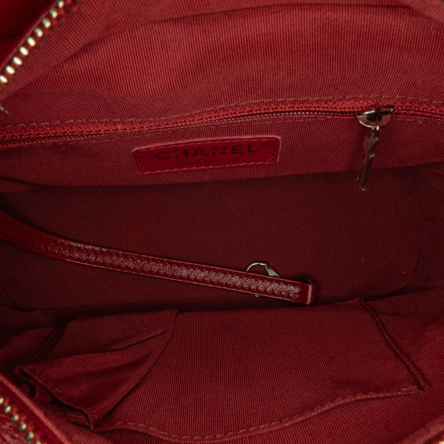 Chanel Small Chevron Lambskin Gabrielle Crossbody (SHG-EwAsAD)