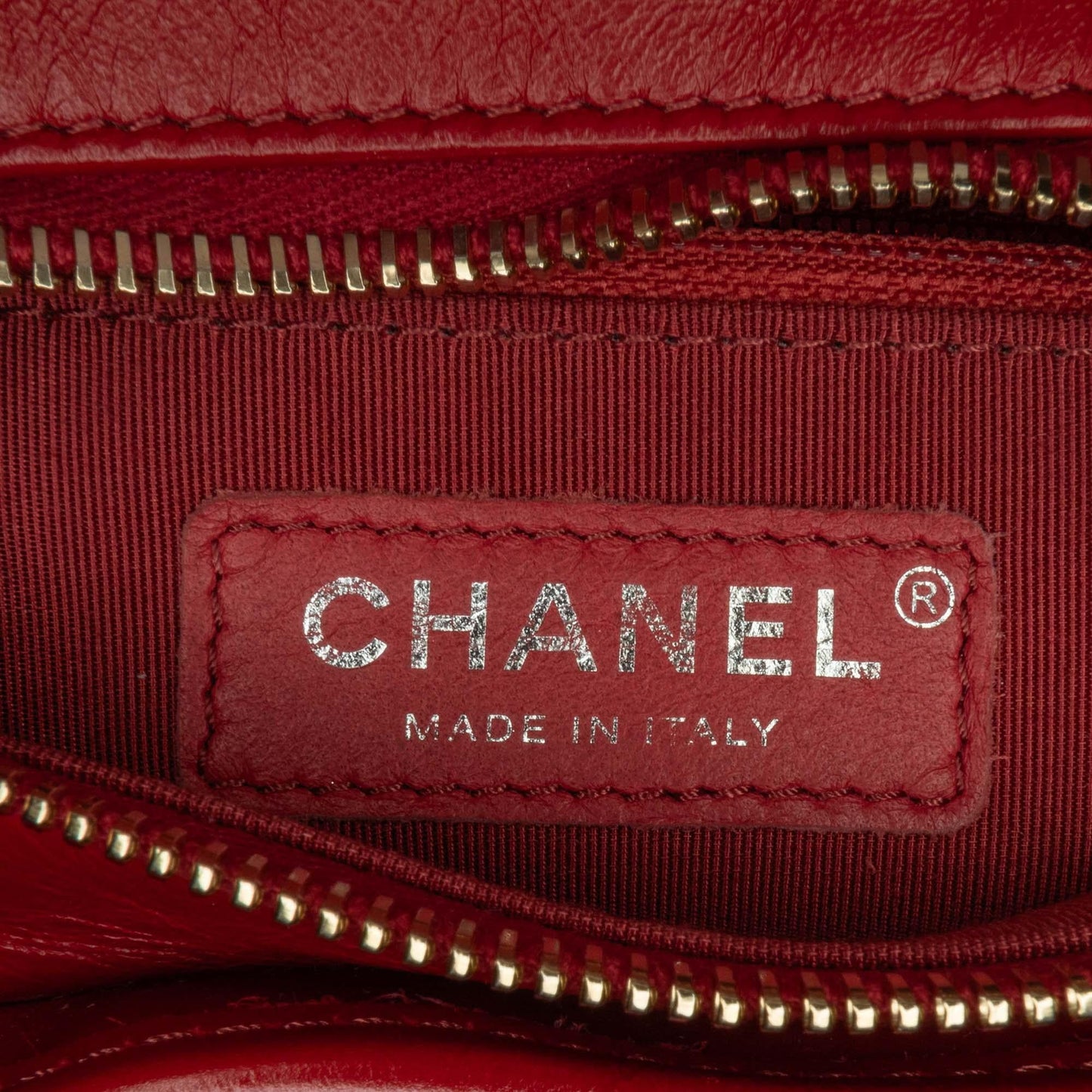 Chanel Small Chevron Lambskin Gabrielle Crossbody (SHG-oc1k9q)