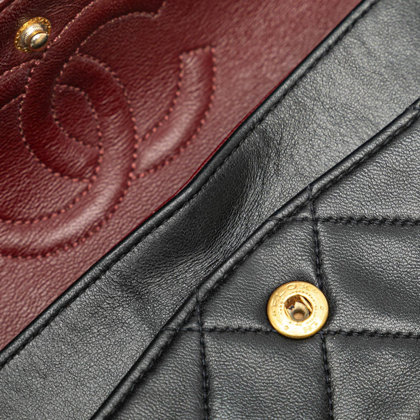 Chanel Small Classic Lambskin Double Flap (SHG-FdUf9U)