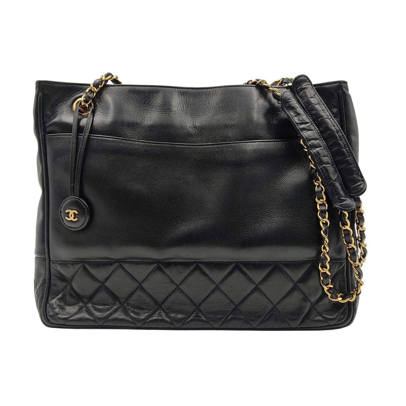 Luxury Chanel Tote shoulder bag in black leather