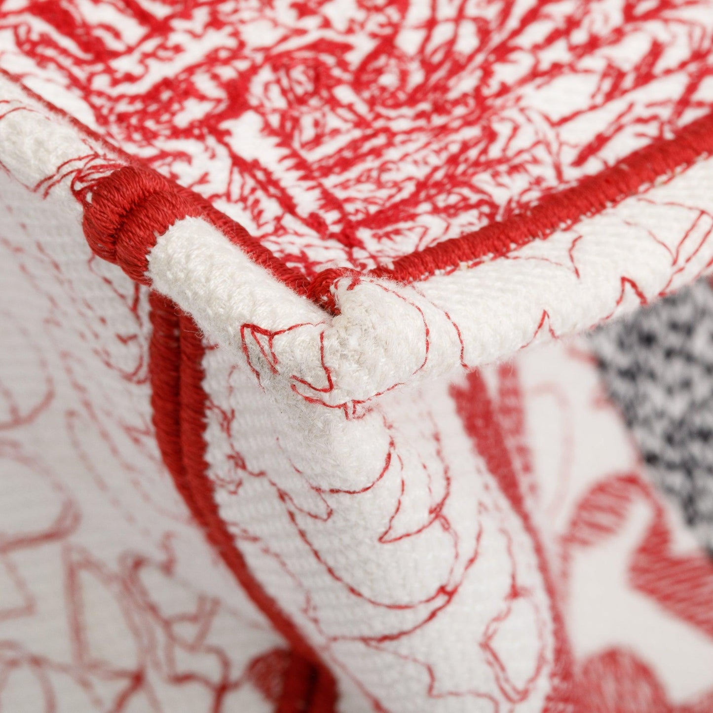 Christian Dior 2021 Red & White Royaume d'Amour Embroidery Medium Book Tote