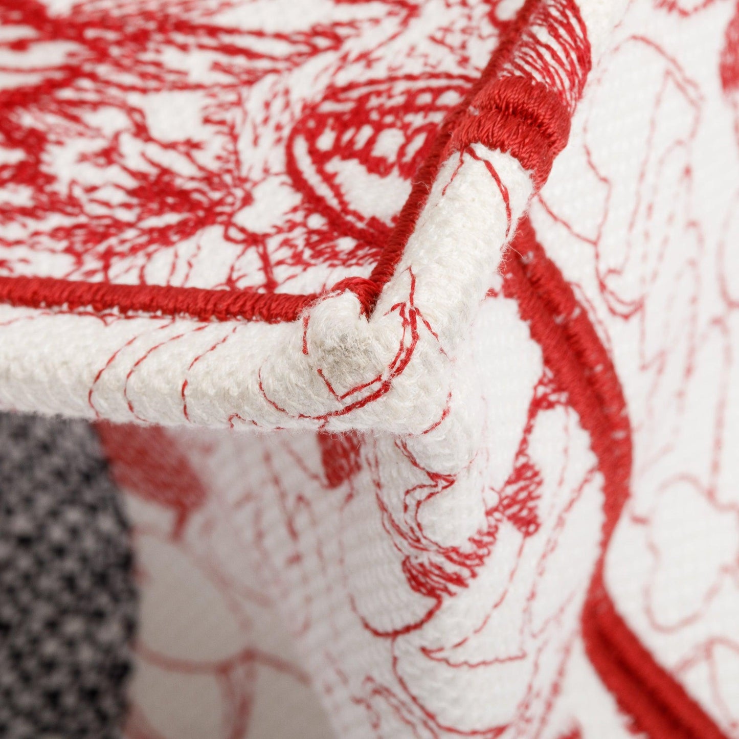 Christian Dior 2021 Red & White Royaume d'Amour Embroidery Medium Book Tote
