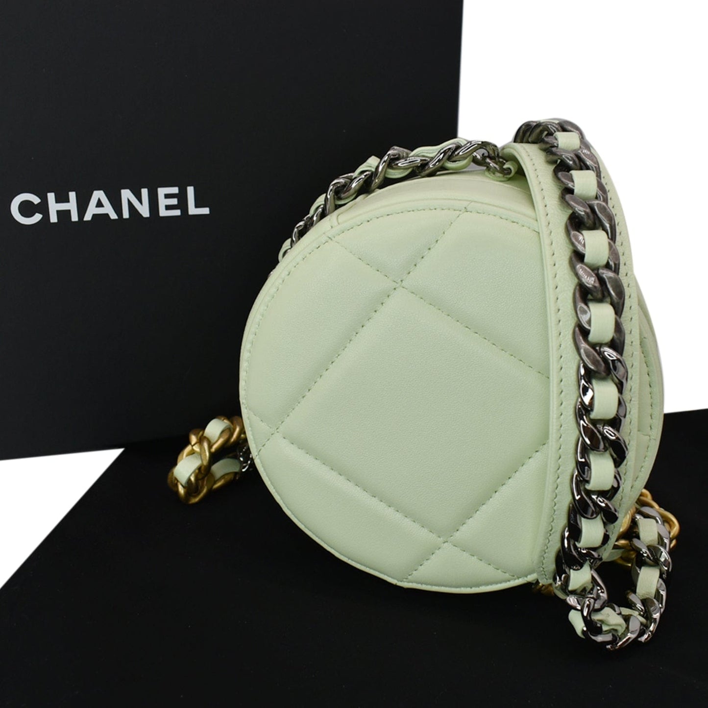 Luxury Chanel 19 Round Quilted Lambskin Leather Clutch Crossbody Bag Light Green