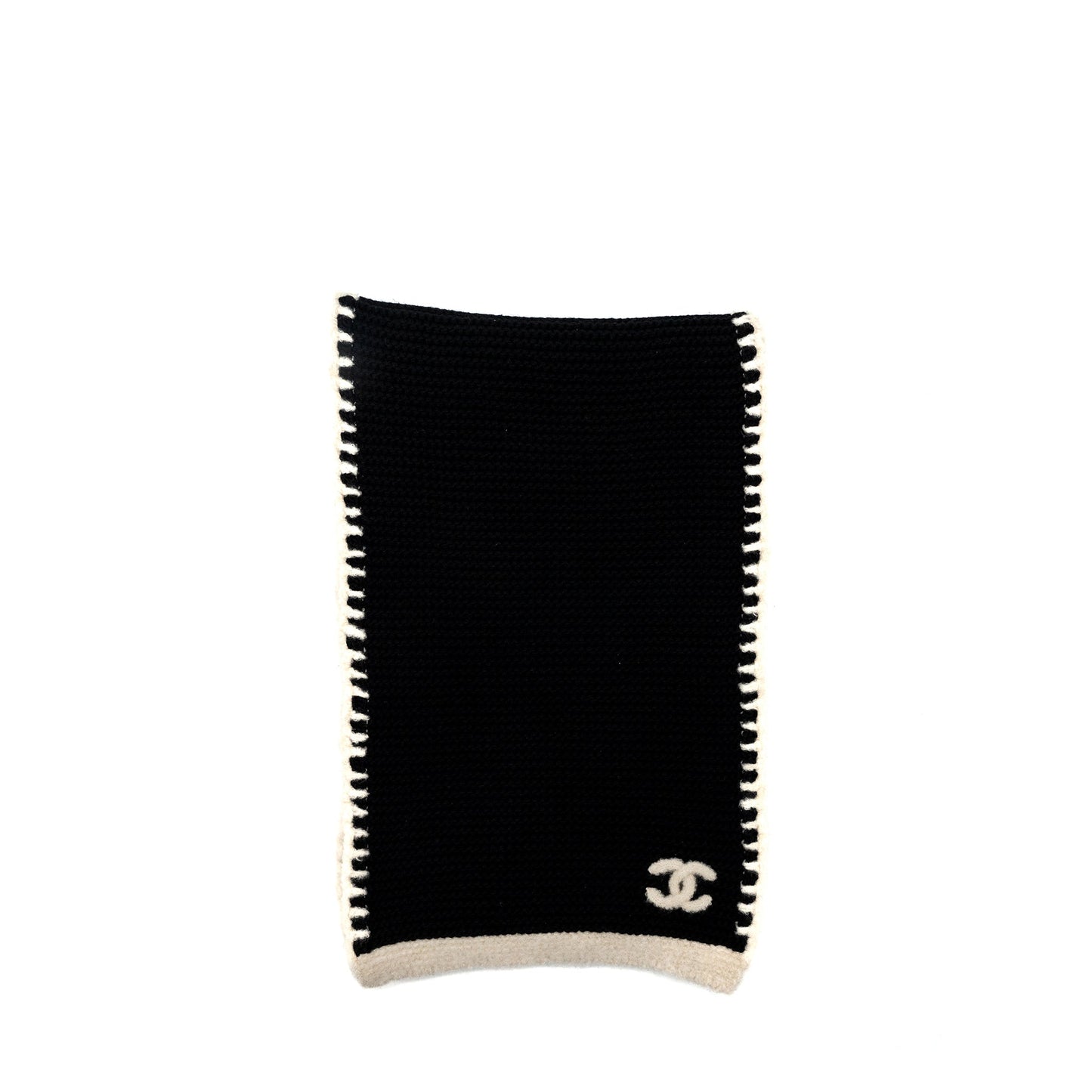 Chanel 23A cashmere scarf black / white