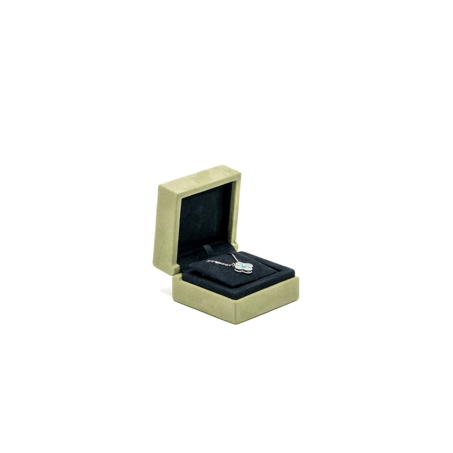 Van Cleef & Arpels 2022 holiday limited vintage Alhambra pendant