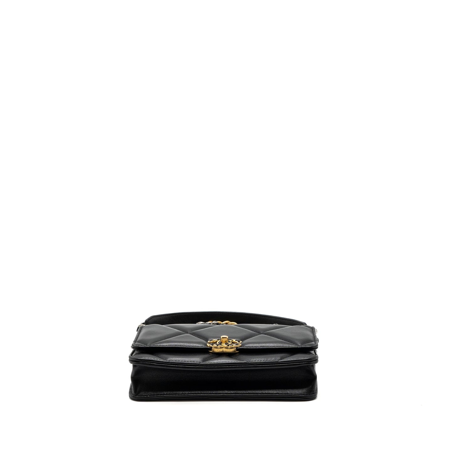 Chanel 19 Wallet On Chain Lambskin black Multicolour hardware (Microchip)